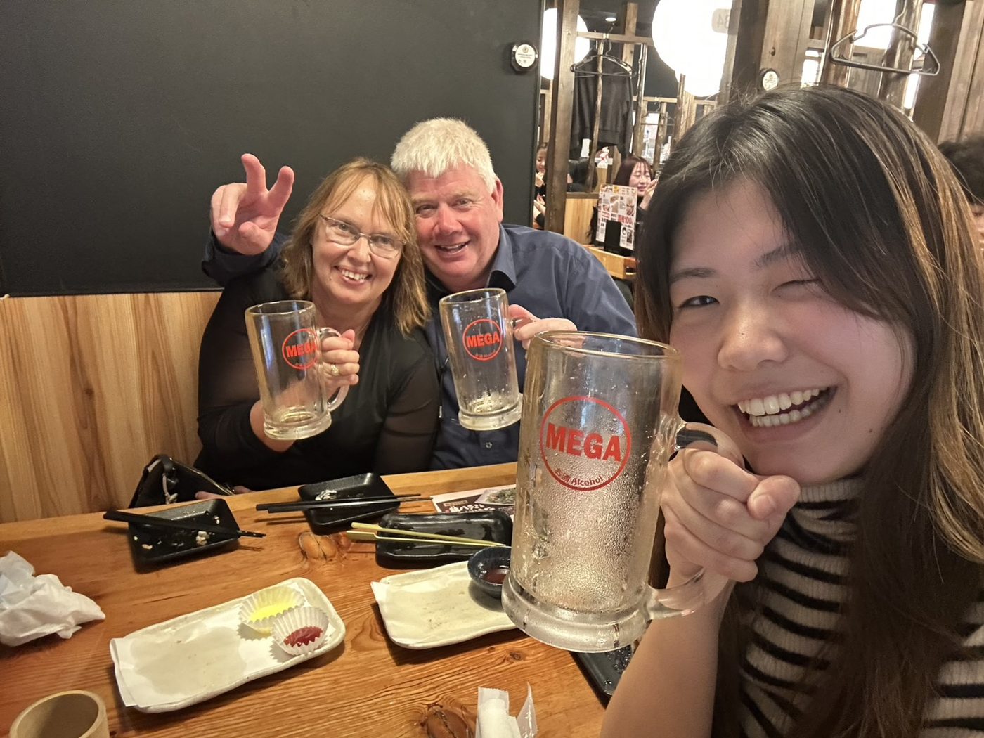 Tokyo: Private Shibuya Bar Crawl Tour -3 Drinks & Local Foods-